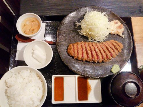 写真：牛カツと牛煮込み専門店『鈴乃家』