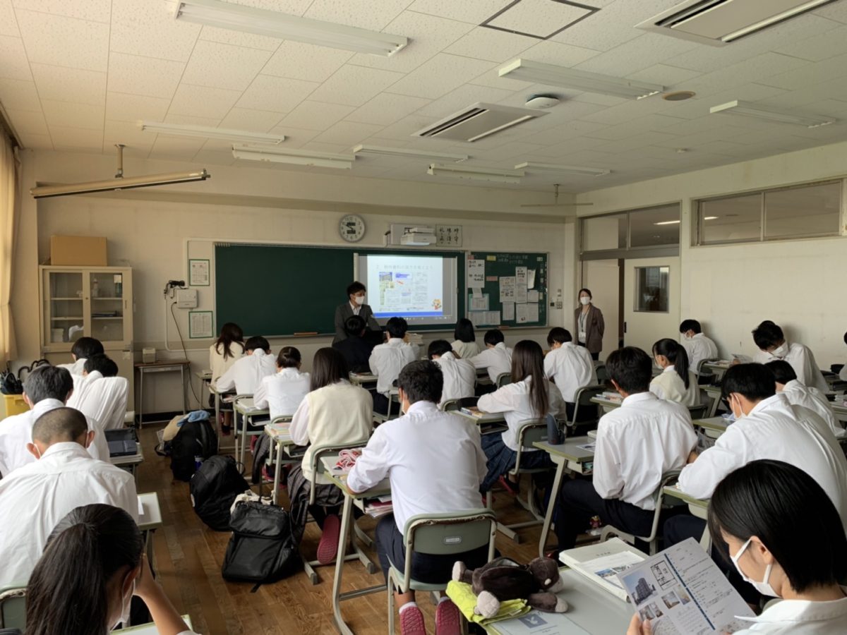 磐田東高校にて特別授業を行いました