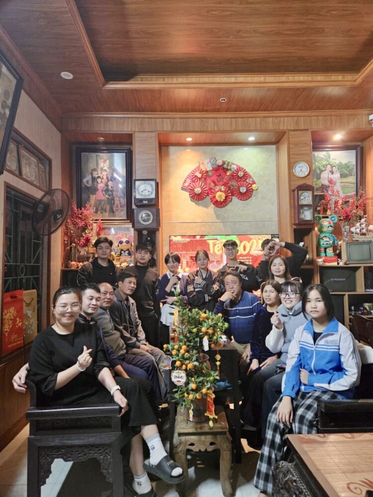 2025年のテトに家族全員が集まったときの一枚です。