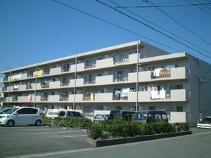 写真：【アレンジ部屋】浜松市北区初生の2LDK「メディオ初生Ⅰ」